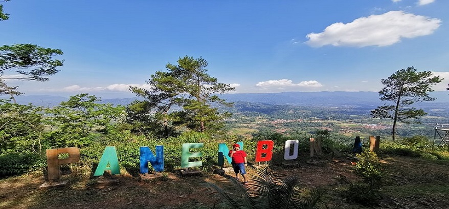 Mengungkap Keeksotisan Bukit Penembongan di Kuningan, Surga Tersembunyi Wisatawan