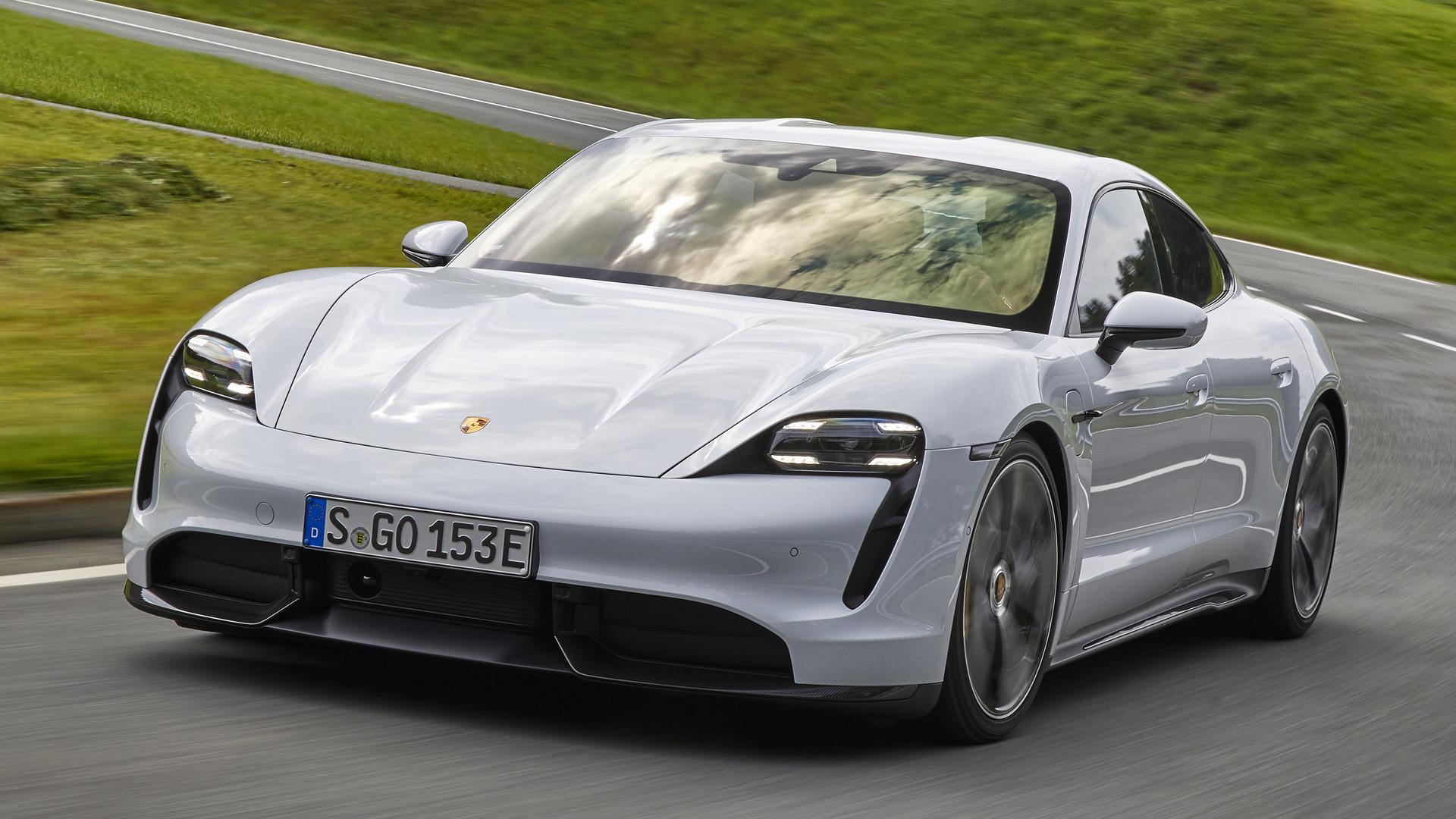 Pentingnya Desain Ergonomis Antarmuka Digital Porsche